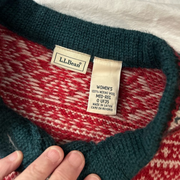 VINTAGE LL BEAN Fair Isle Merino Wool Sweater Buttons Red M - Picture 3 of 7